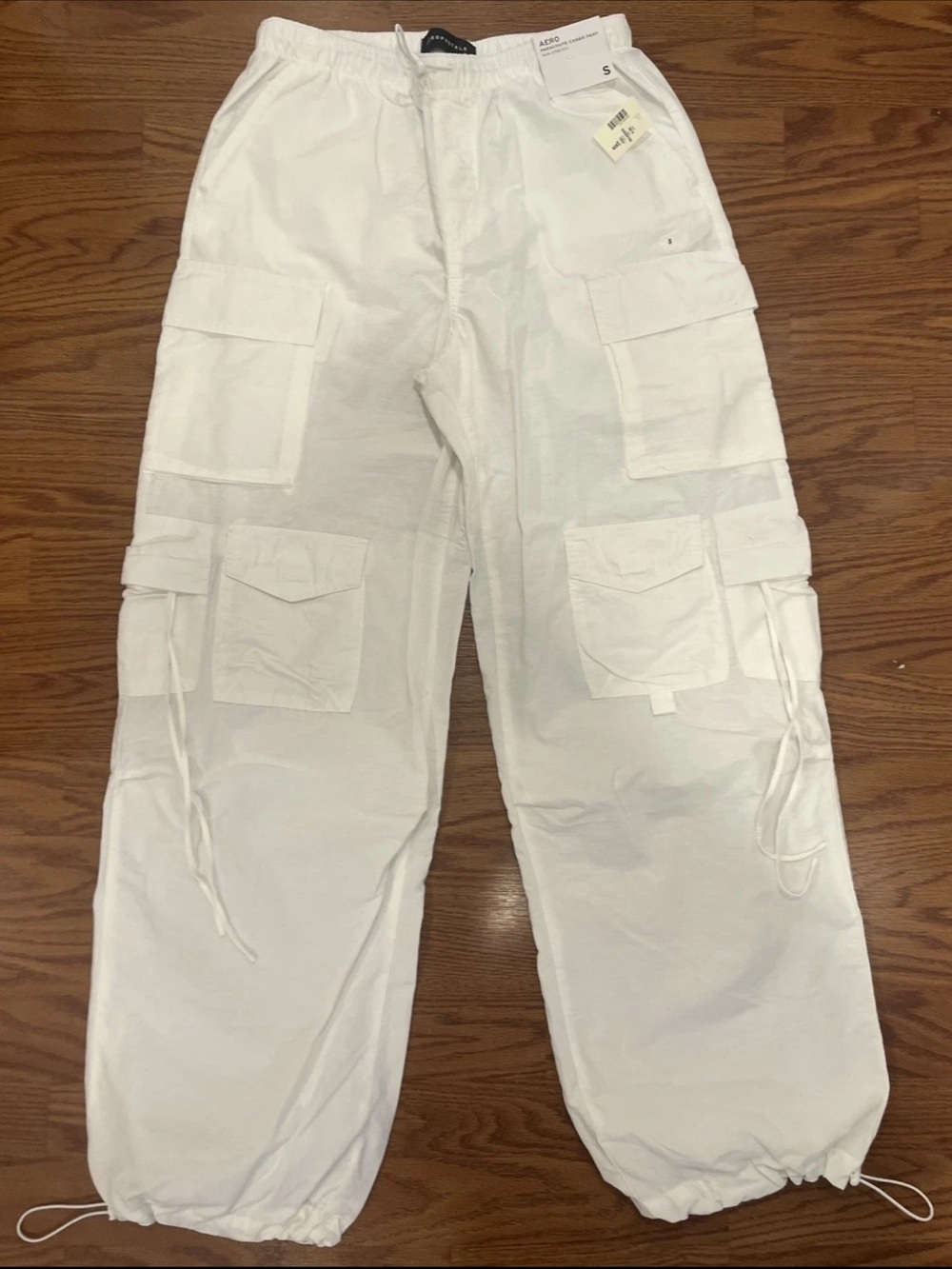 NWT Aeropostale White Cargo Pants Women’s Size S Bungee Hem Multi Pocket Utility